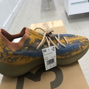 Brand new. Not a fan of yeezys!